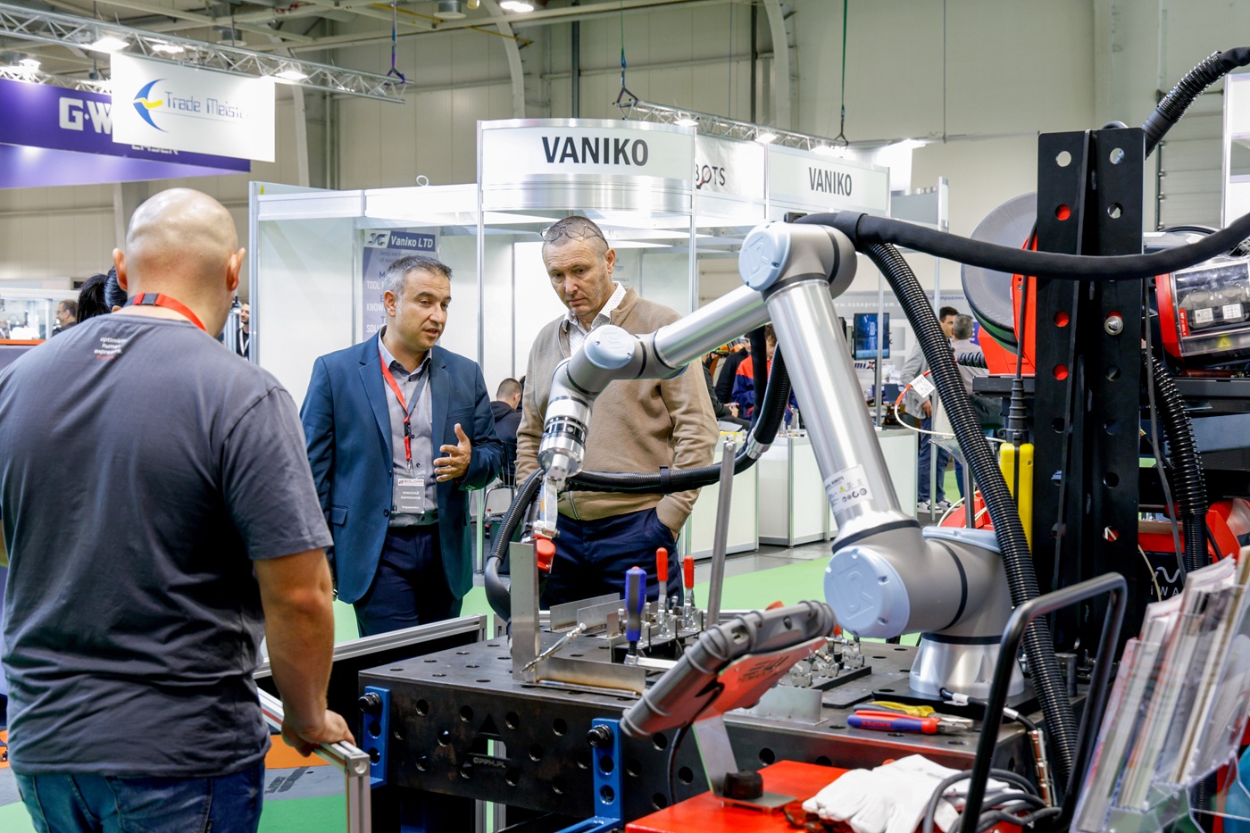 Над 500 индустриални брандове от три континента откриваме в Интер Експо Център от 30 септември